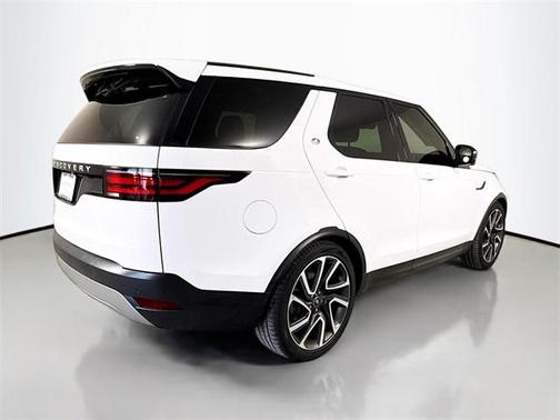 2025 Land Rover Discovery P300 S