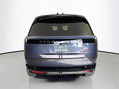 2025 Land Rover Range Rover P530 SE