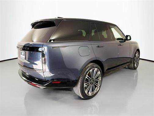 2025 Land Rover Range Rover P530 SE