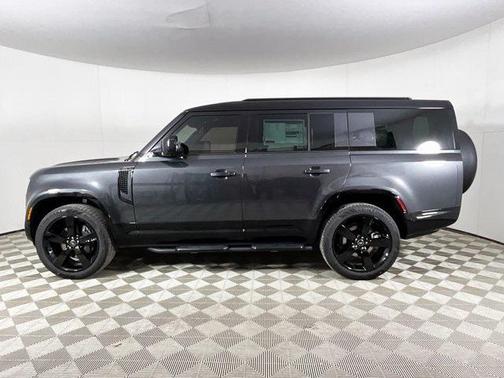 2025 Land Rover Defender 130 P400 X-Dynamic SE