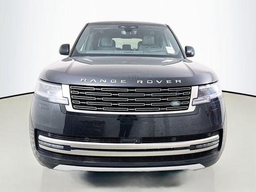 Santorini Black Metallic 2026 Land Rover Range Rover P400 SE 7 Seat