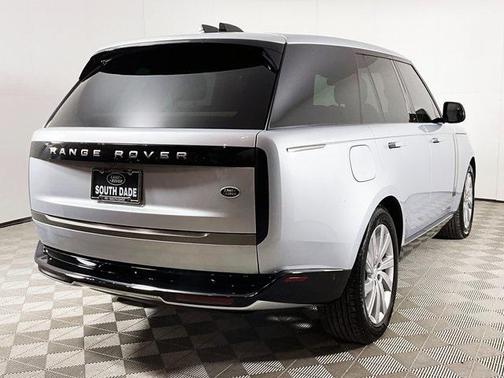 2023 Land Rover Range Rover P400 SE