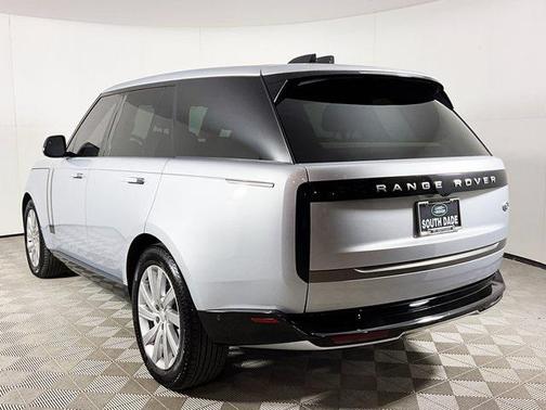 2023 Land Rover Range Rover P400 SE