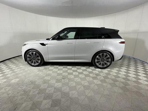 2025 Land Rover Range Rover Sport SE