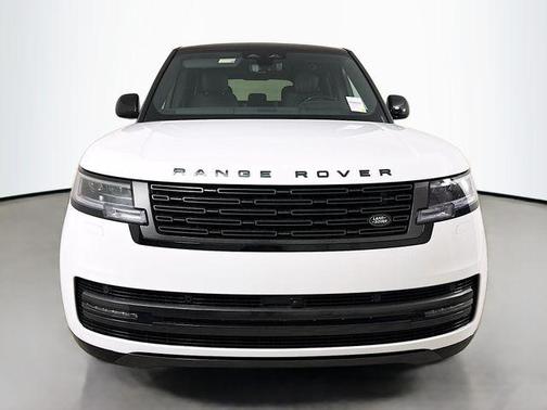 Fuji White 2026 Land Rover Range Rover P400 SE