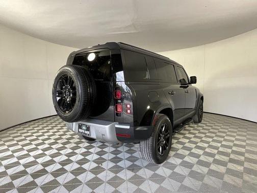 2025 Land Rover Defender 110 P400 S