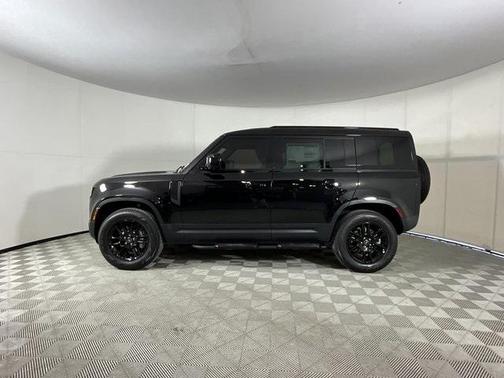 2025 Land Rover Defender 110 P400 S
