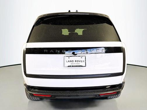 Fuji White 2026 Land Rover Range Rover P400 SE