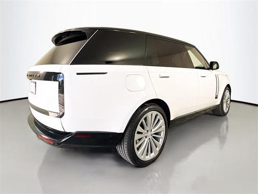 2025 Land Rover Range Rover P530 SE 7 Seat