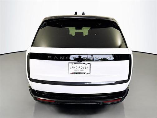 2025 Land Rover Range Rover P530 SE 7 Seat