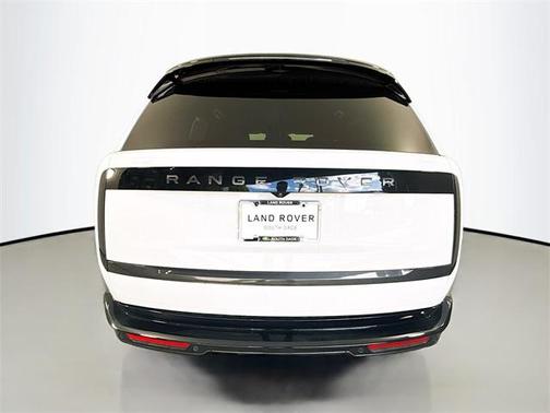 2025 Land Rover Range Rover P530 SE 7 Seat