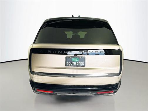 2025 Land Rover Range Rover P400 SE 7 Seat