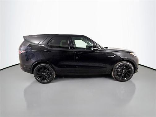 2025 Land Rover Discovery P300 Dynamic SE