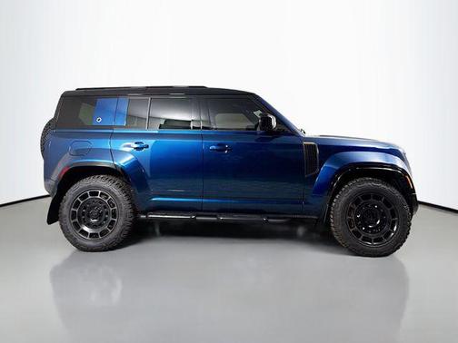 2026 Land Rover Defender 110 V8