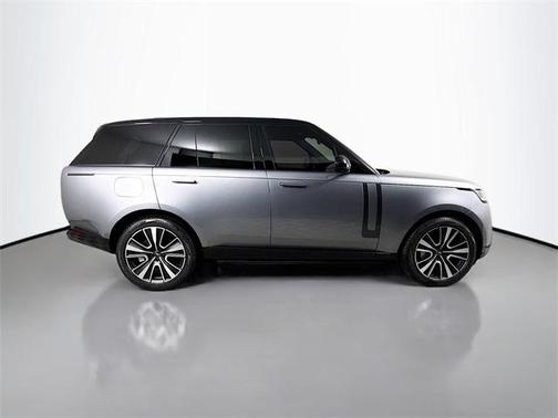 2025 Land Rover Range Rover P550e SE