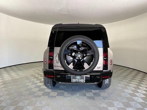 2023 Land Rover Defender 110 X-Dynamic SE