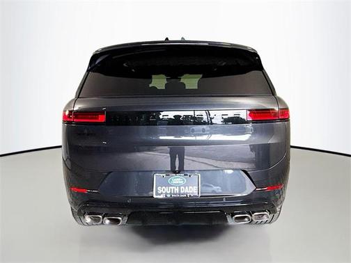 2025 Land Rover Range Rover Sport SE