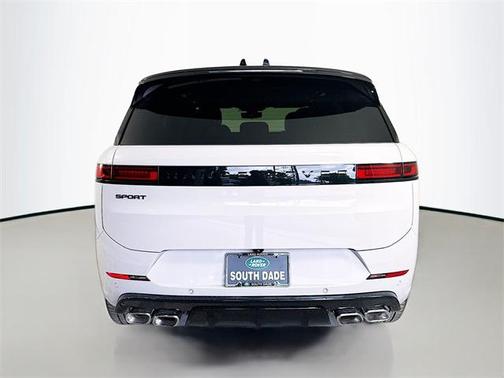 2025 Land Rover Range Rover Sport SE