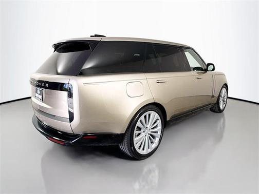 2025 Land Rover Range Rover P530 SE 7 Seat
