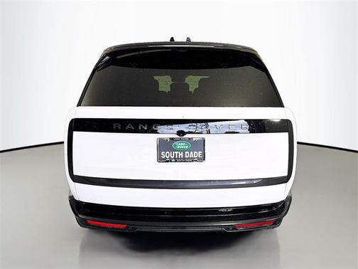 2025 Land Rover Range Rover P400 SE 7 Seat