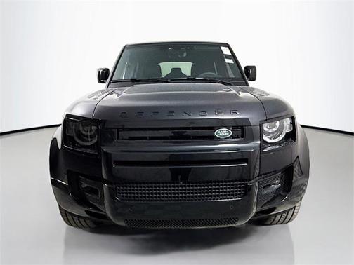 2025 Land Rover Defender 110 P400 X-Dynamic SE