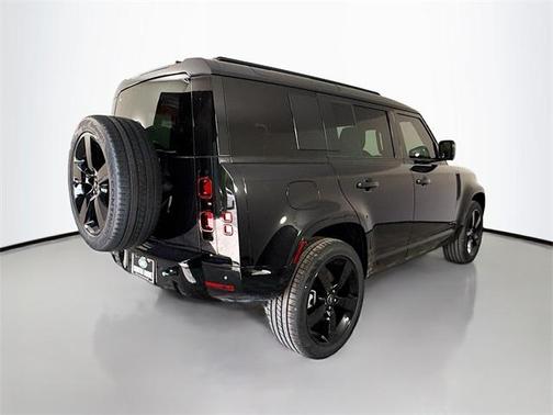 2025 Land Rover Defender 110 P400 X-Dynamic SE