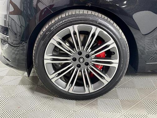 2025 Land Rover Range Rover Sport SE
