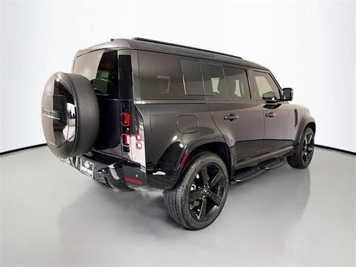2025 Land Rover Defender 110 P400 X-Dynamic SE