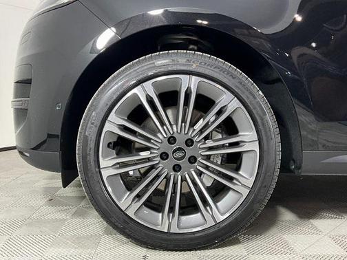 2025 Land Rover Range Rover Sport SE