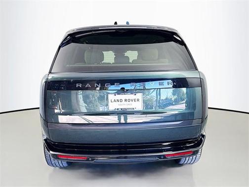 2025 Land Rover Range Rover P400 SE
