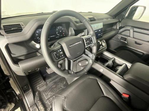 2025 Land Rover Defender 110 P400 S
