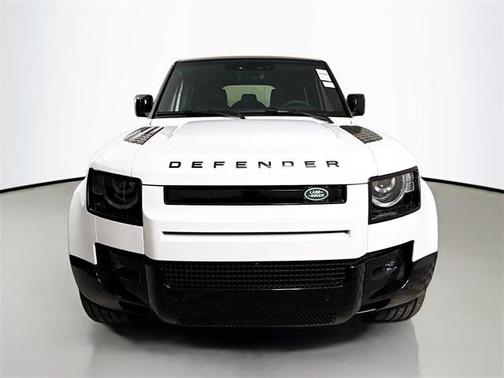 2025 Land Rover Defender 110 P400 X-Dynamic SE