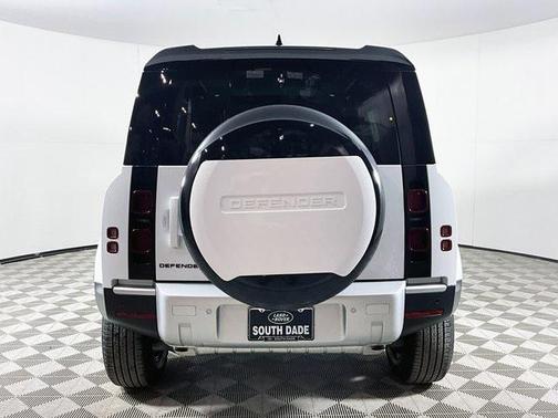 2025 Land Rover Defender 110 P400 S