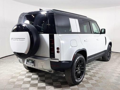 2025 Land Rover Defender 110 P400 S
