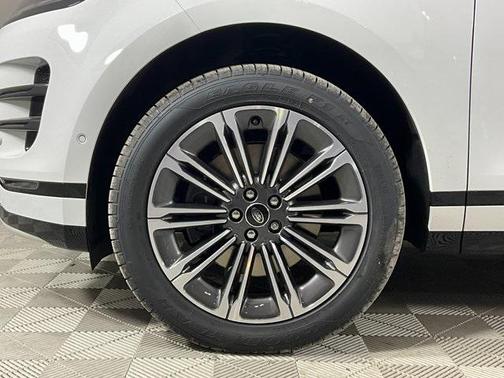 2026 Land Rover Range Rover Evoque Dynamic SE
