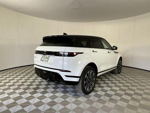 2026 Land Rover Range Rover Evoque Dynamic SE