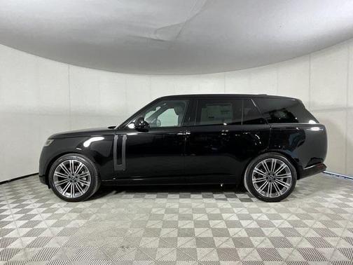 2025 Land Rover Range Rover P530 SE 7 Seat