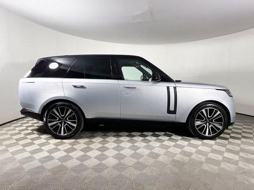 2025 Land Rover Range Rover P550e SE