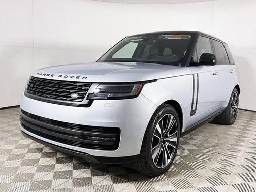 2025 Land Rover Range Rover P550e SE