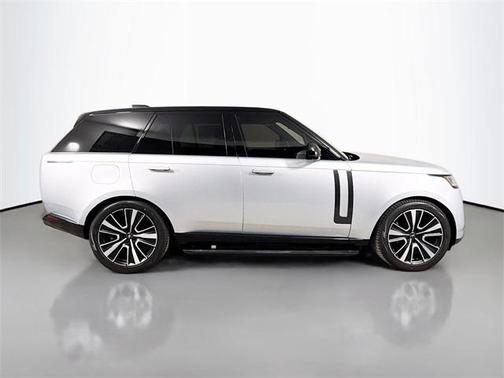 2025 Land Rover Range Rover P550e SE