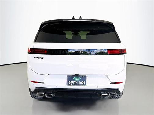 2025 Land Rover Range Rover Sport SE