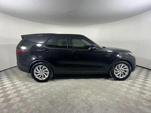 2024 Land Rover Discovery P300 S