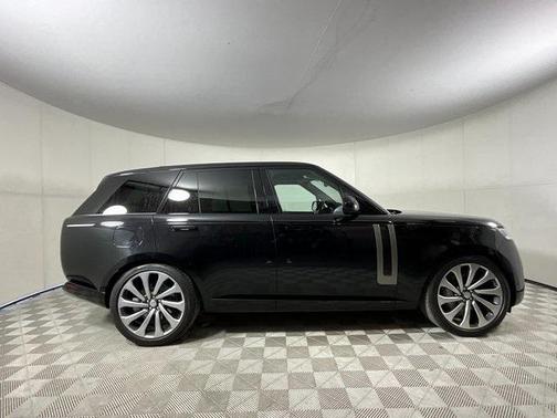 2023 Land Rover Range Rover P530 SE