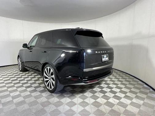 2023 Land Rover Range Rover P530 SE