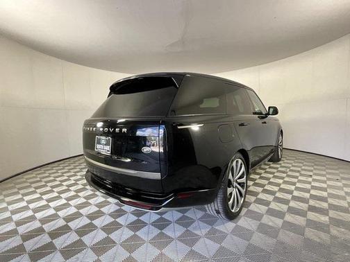 2023 Land Rover Range Rover P530 SE