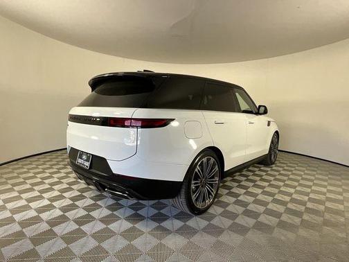 2025 Land Rover Range Rover Sport SE