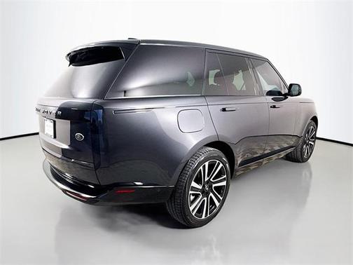 2023 Land Rover Range Rover P530 SE