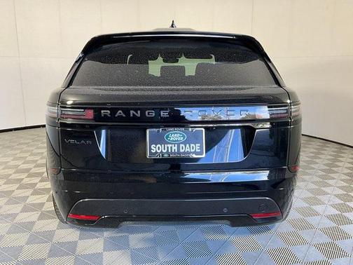 2026 Land Rover Range Rover Velar P250 SE R-Dynamic