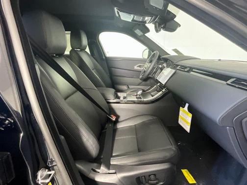 2026 Land Rover Range Rover Velar P250 SE R-Dynamic