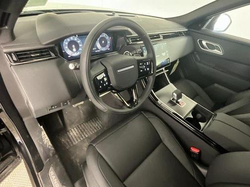 2026 Land Rover Range Rover Velar P250 SE R-Dynamic